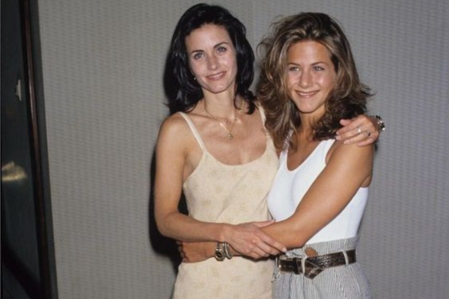 Τα καλύτερα style items των `90s που ήρθαν και πάλι στη ζωή μας