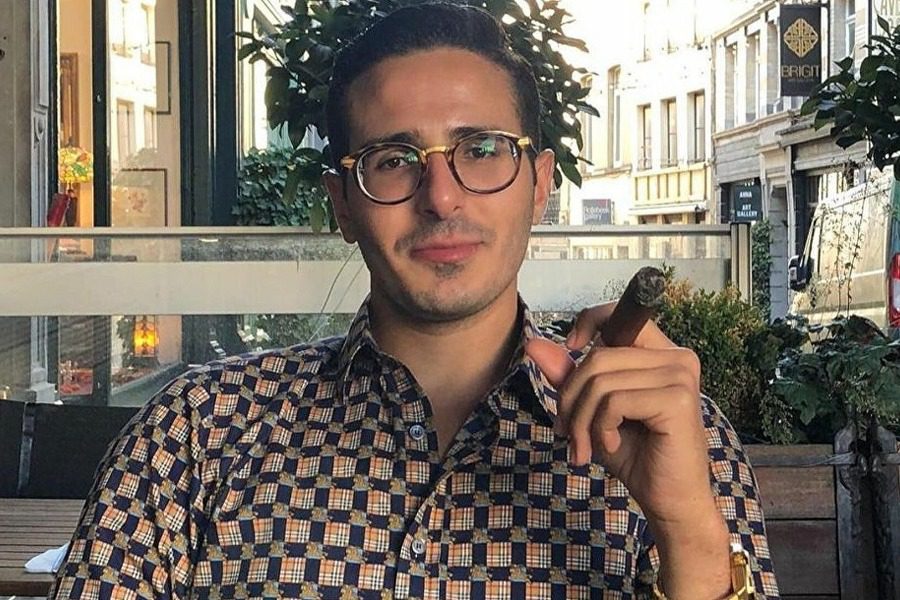 Αυτός είναι ο «απατεώνας του Tinder» ‑ Εξαπατούσε γυναίκες και πιάστηκε στην Ελλάδα