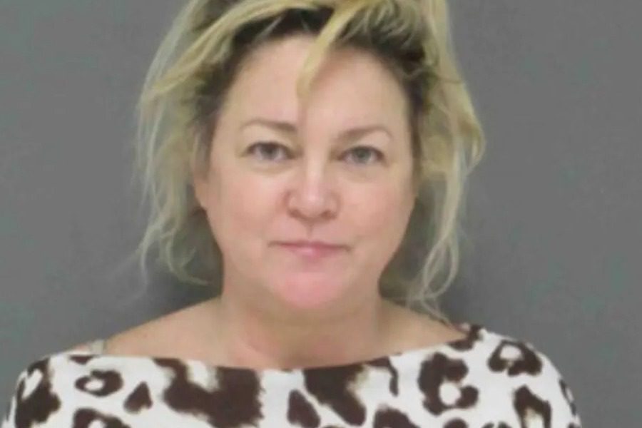 Τέξας: Χειροπέδες σε γυναίκα που προσπαθούσε να αγοράσει μωρό για 500 χιλ. δολάρια 