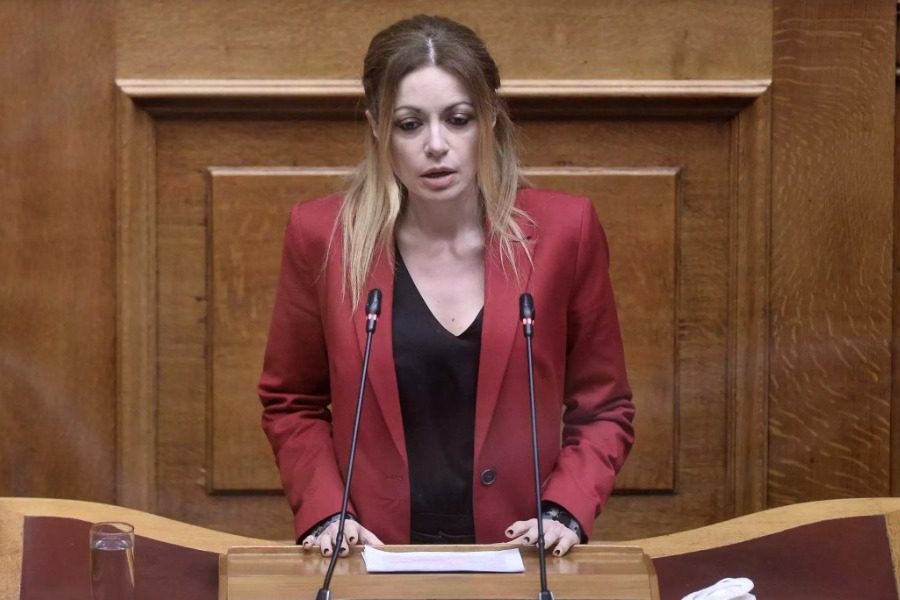 ΜέΡΑ25: Ανεξάρτητη βουλευτής η Αγγελική Αδαμοπούλου ‑ Αιχμές για Βαρουφάκη