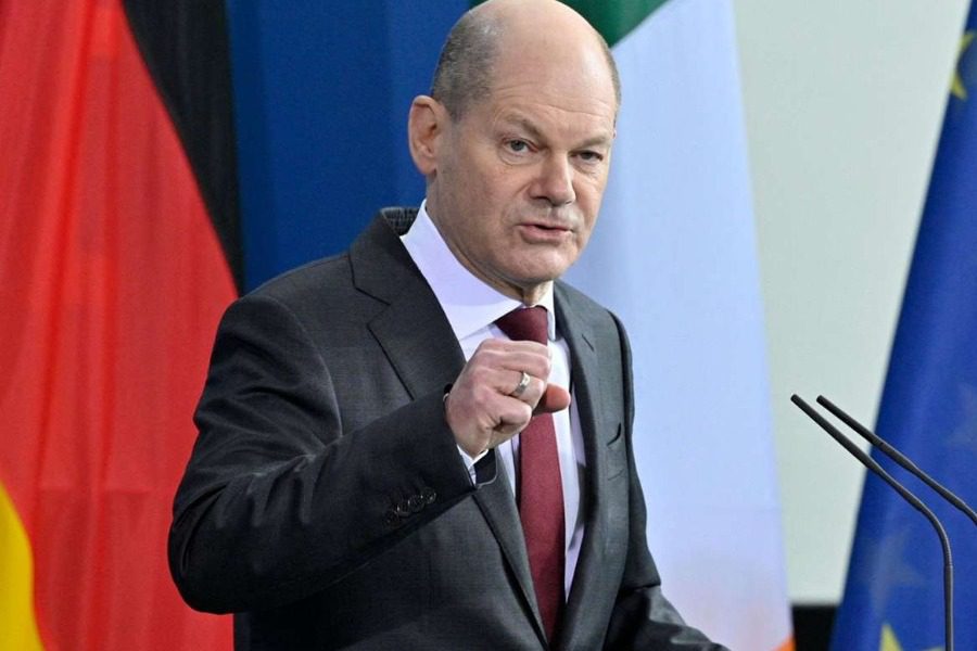 Γερμανία: Αλλάζει στάση και στέλνει πολεμικό υλικό στην Ουκρανία