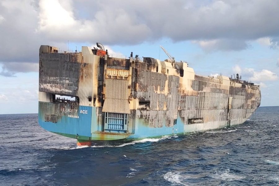 Βυθίστηκε το φορτηγό «Felicity Ace» που μετέφερε χιλιάδες πολυτελή αυτοκίνητα
