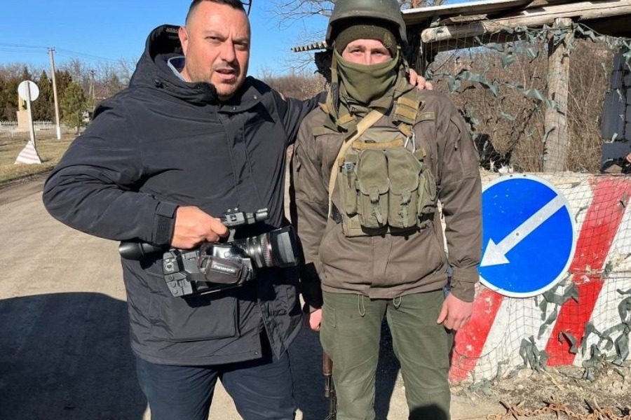 Απεσταλμένοι του ΣΚΑΪ στην Ουκρανία: «Μας σημάδευαν 40 σκοπευτές, παγώσαμε»