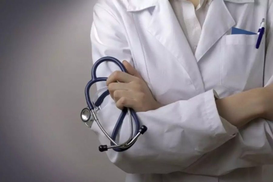 ΕΟΠΥΥ: Όλοι αποκτούν προσωπικό γιατρό ‑ Πώς θα γίνονται οι δωρεάν επισκέψεις