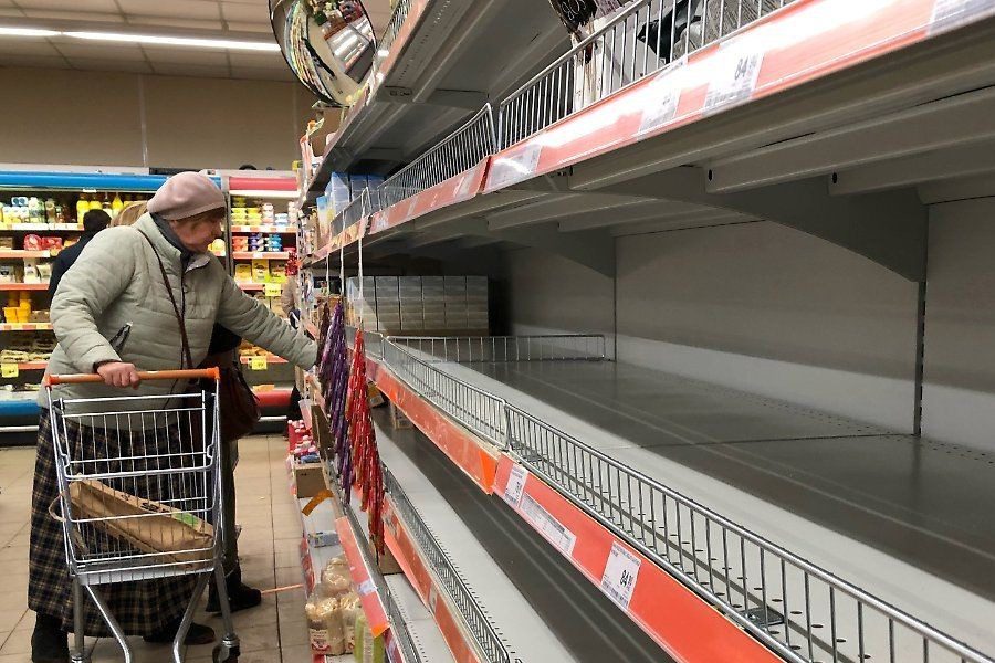 Ρωσία: «Ξύλο» στα σούπερ μάρκετ για λίγη ζάχαρη ‑ Μνήμες δεκαετίας `90