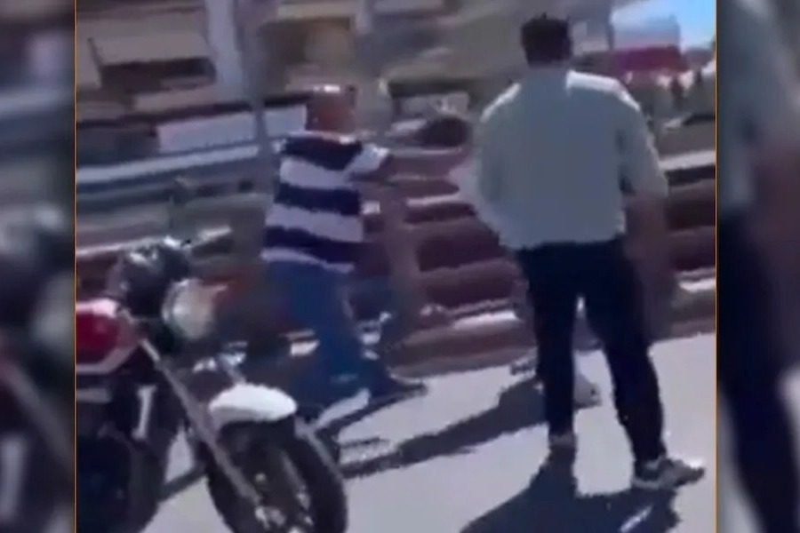 Απίστευτο: Ξύλο στη μέση του δρόμου από Δήμαρχο 