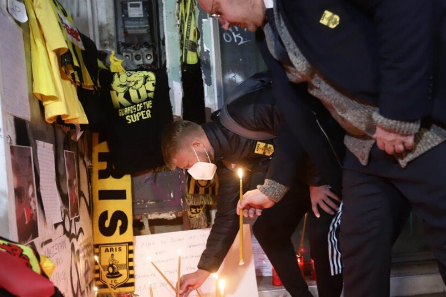 Ξεσπά η γιαγιά του 19χρονου Αλκη: «Τέτοια τομή που του κάνανε μόνο χειρουργοί και φονιάδες»