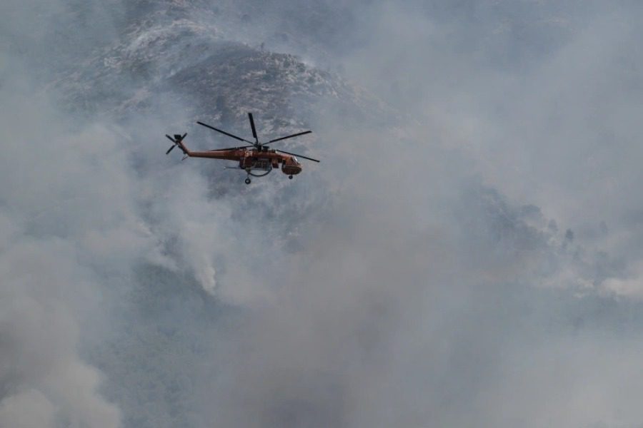 Εύβοια: Φωτιά σε δάσος στα Γιάλτρα ‑ Μεγάλη κινητοποίηση της Πυροσβεστικής