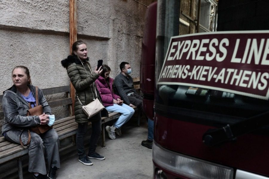 Ουκρανία: Ο ρωσικός στρατός ανακοίνωσε ότι οι άμαχοι μπορούν να εγκαταλείψουν «ελεύθερα» το Κίεβο