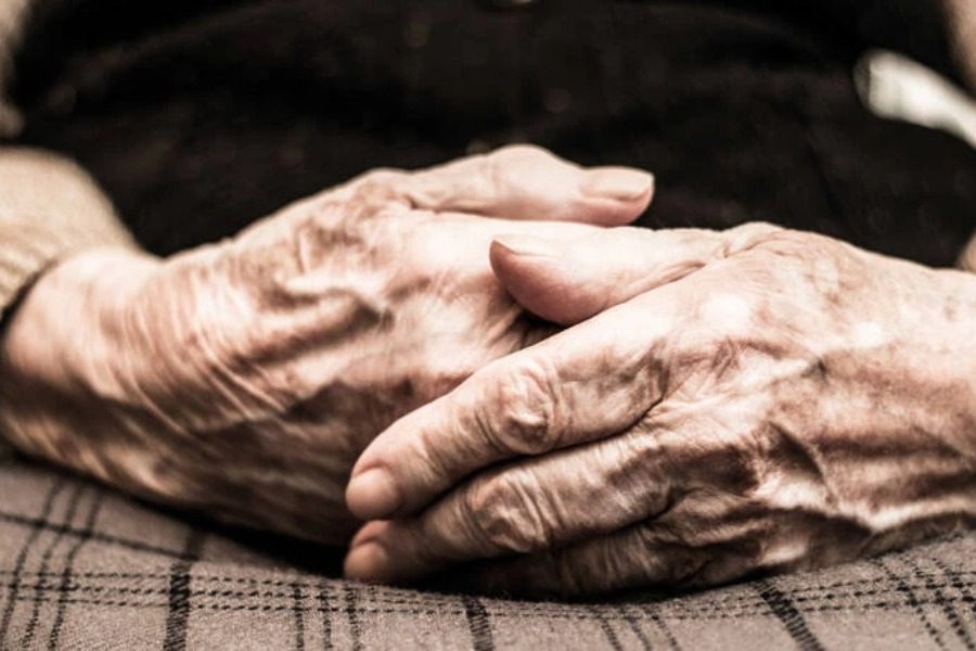 Θεσσαλονίκη: Κλείδωσε την 85χρονη μητέρα της στο μπαλκόνι κι έφυγε από το σπίτι