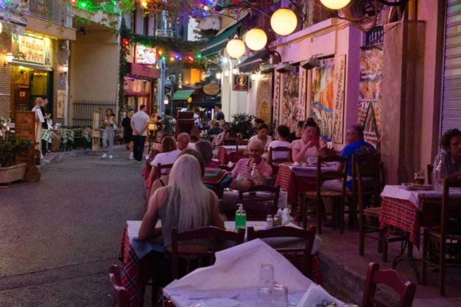 Κορωνοϊός: Καμία χαλάρωση μέτρων