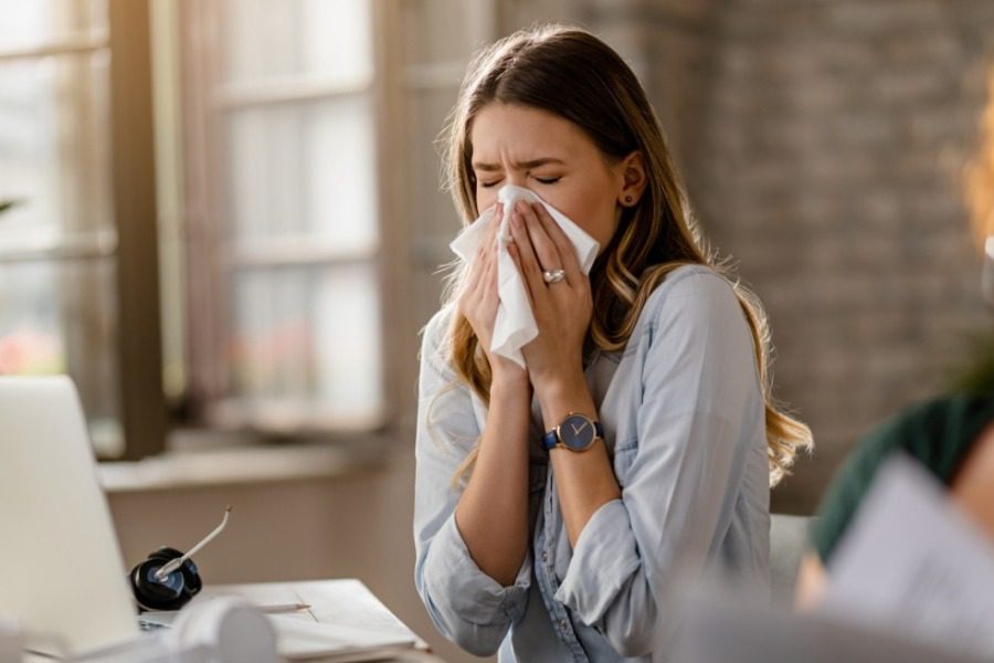 Ανησυχία για τον συνδυασμό κορωνοϊού και γρίπης τον χειμώνα ‑ Τι αναφέρουν οι ειδικοί