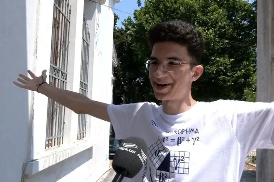 Στη σχολή Ηλεκτρολόγων Μηχανικών του ΕΜΠ εισάγεται ο νεαρός πρόσφυγας από το Ιράν