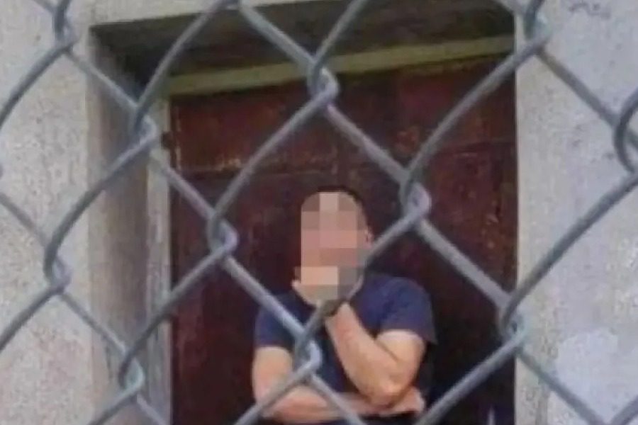 Σeξουαλική κακοποίηση στη Λέσβο: O αστυνομικός τη χτυπούσε και την απειλούσε να μην μιλήσει, λένε οι γονείς της 14χρονης