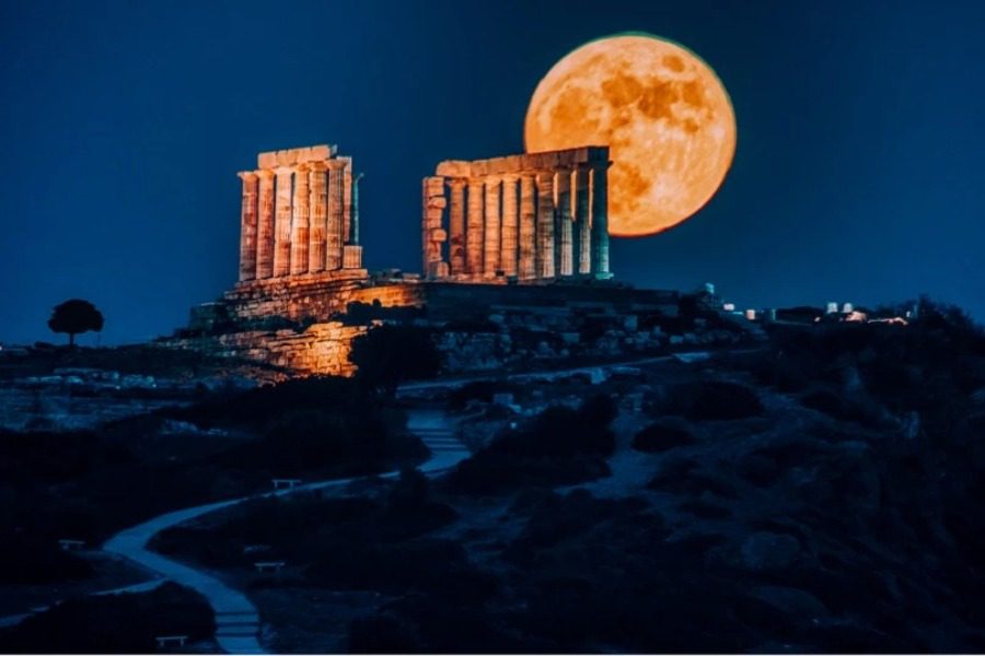 «Φεγγάρι της Φράουλας»: Σήμερα η πρώτη υπερπανσέληνος του 2022