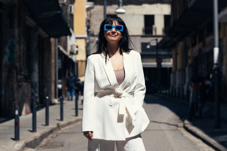 Μαρία Αμανατίδου, να πάρουμε το «Ambassador» στην παραλία;