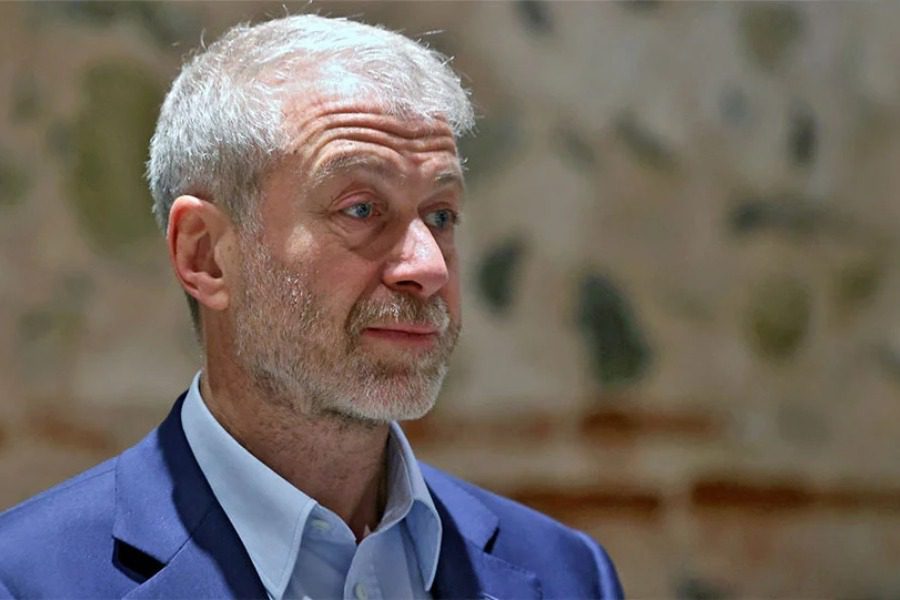 Ρομάν Αμπράμοβιτς: Ζητά δανεικά από φίλους