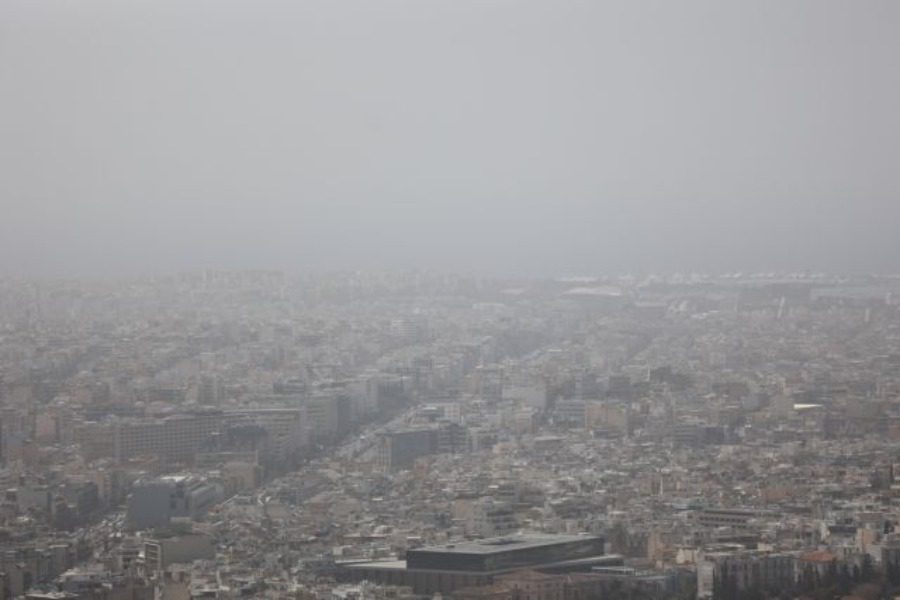 Καιρός: Βροχές, καταιγίδες και αφρικανική σκόνη το Σάββατο