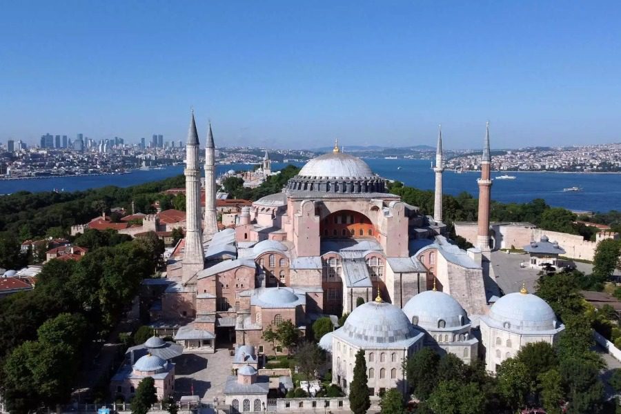 Η Τουρκία κατηγορεί τον Δένδια για επεκτατικές βλέψεις με αφορμή tweet για την Αγιά Σοφιά