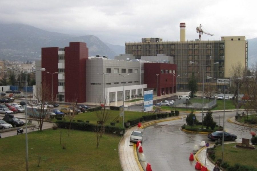 Πάτρα: Πέθανε αβοήθητος έξω από το νοσοκομείο