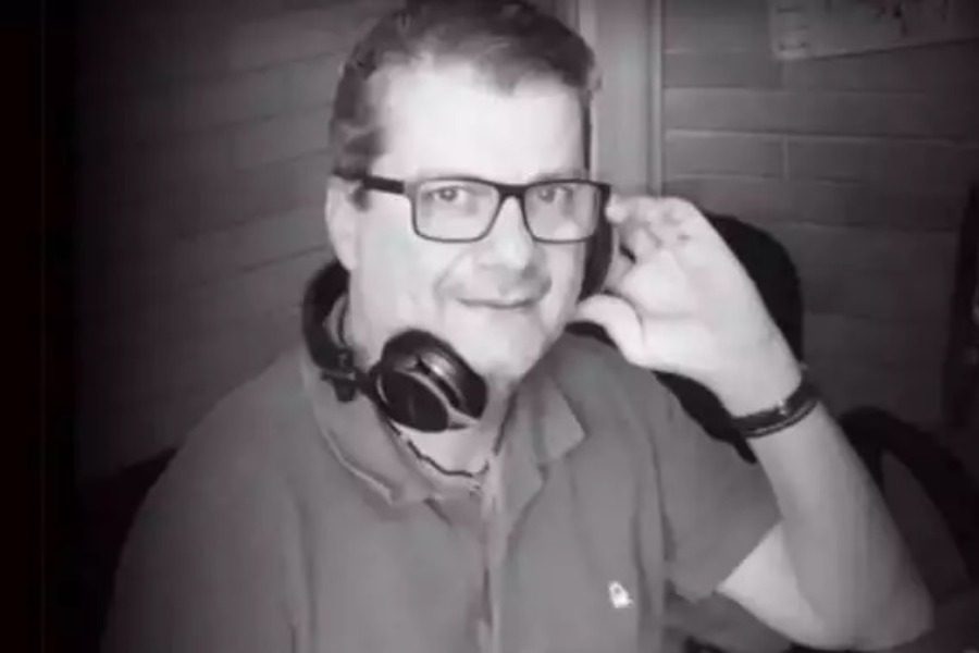 Πέθανε ο δημοσιογράφος Θοδωρής Ακάλεστος