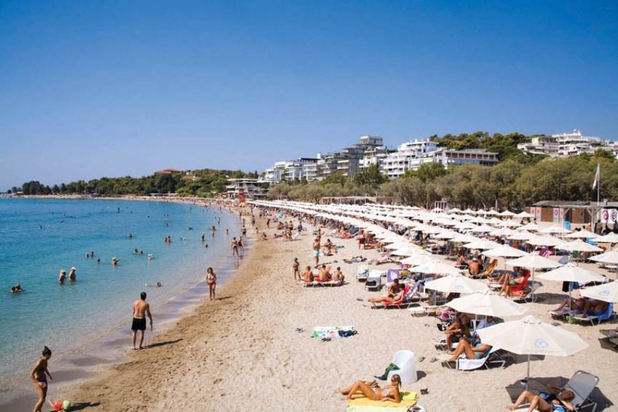 Oι 12 ακατάλληλες ακτές για κολύμβηση στην Αττική