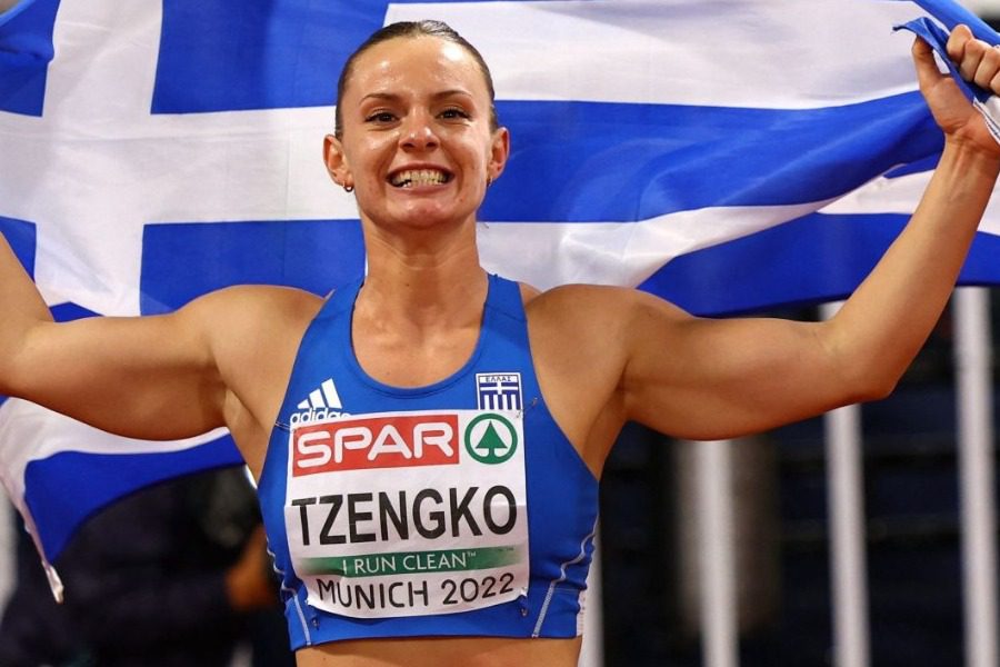 «Είμαι από την Αλβανία, αλλά είμαι και Ελληνίδα» ‑ Η ιστορία της «χρυσής» Ελίνας Τζένγκο