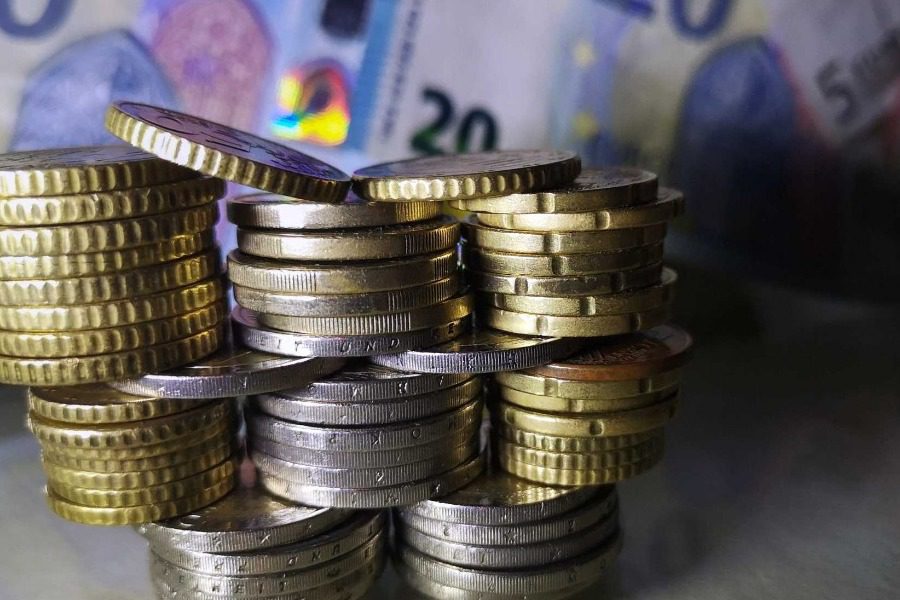 «Επιταγή ακρίβειας» έως και 900 ευρώ