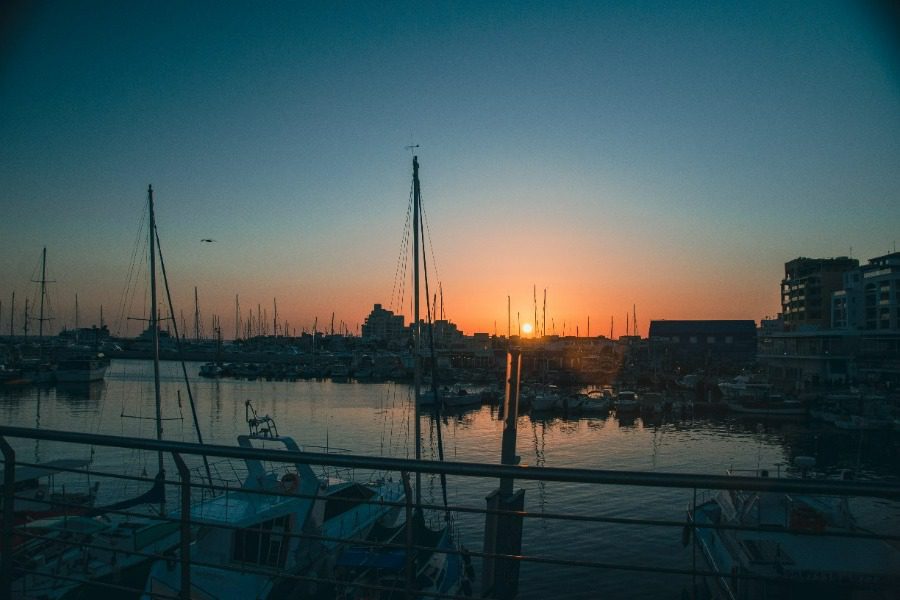 Υπό πίεση η Κύπρος λόγω Ρώσων ολιγαρχών;