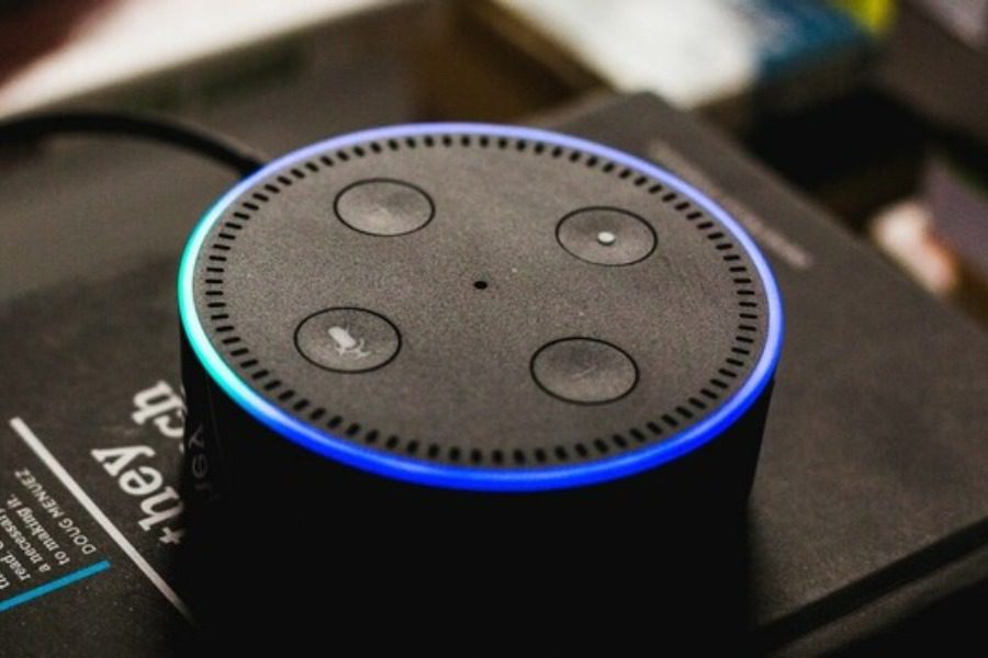 Amazon: Η Alexa θα μιλά με φωνή νεκρών συγγενών μας