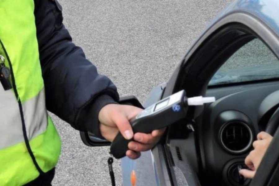 «Ένοχος» σε αλκοτέστ 1 στους 10 Έλληνες οδηγούς