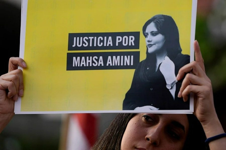 Μαχσά Αμινί: Ο θάνατός της δεν προκλήθηκε από χτύπημα στο κεφάλι και τα άκρα