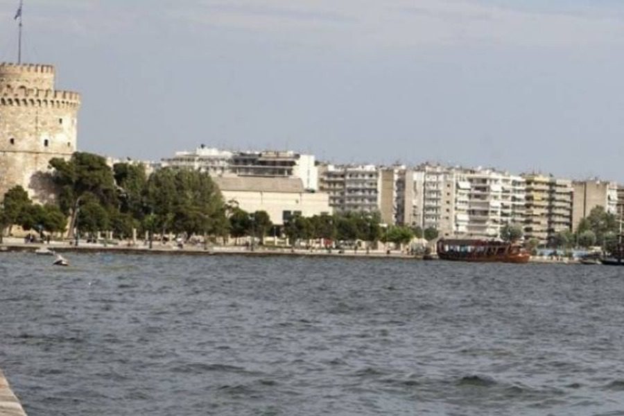 Σοκ στη Θεσσαλονίκη: Νεκρός 34χρονος που έπεσε με το αναπηρικό του αμαξίδιο στον Θερμαϊκό