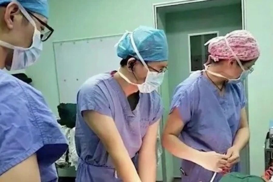 Ανδρας ανακάλυψε τυχαία πως γεννήθηκε με ωοθήκες και μήτρα 