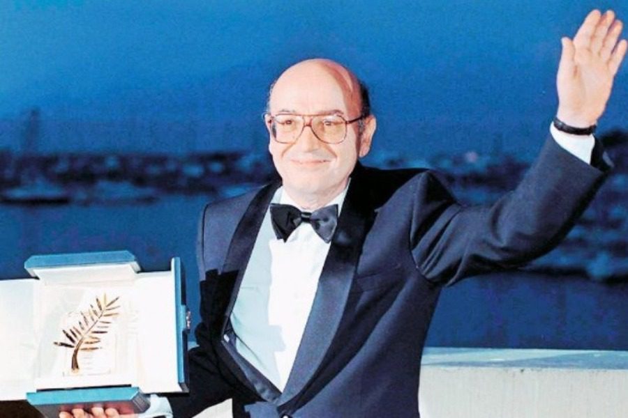 Σαν σήμερα: Ο Θεόδωρος Αγγελόπουλος κερδίζει τον Χρυσό Φοίνικα