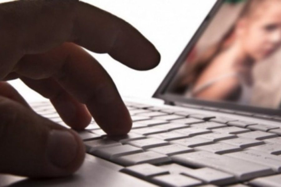 Σοκ στην Αττική: Ανήλικος ξυλοκοπούσε και εκβίαζε με ροζ βίντεο 14χρονη