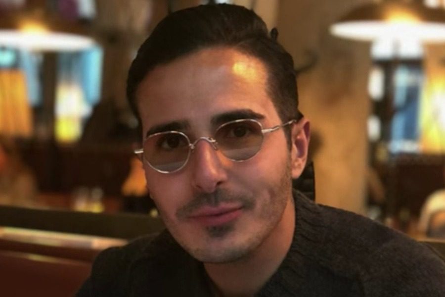 Γιατί μας φρικάρει τόσο η ιστορία του Tinder Swindler;