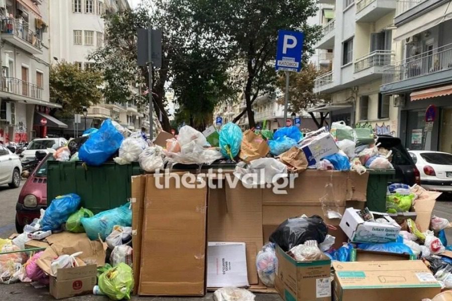 Αίσχος στους δρόμους της Θεσσαλονίκης: «Βουνό» τα σκουπίδια