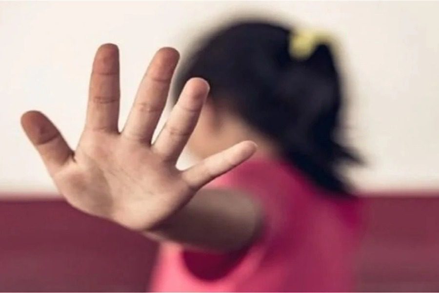 Φλώρινα: «Ο μπαμπάς μου με αγγίζει στο σώμα»  