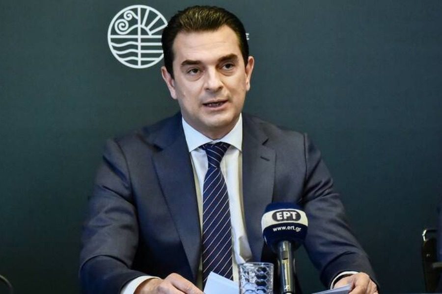 Σκρέκας: Δεν θα κοπεί το ρεύμα σε καταναλωτές που άλλαξαν πάροχο και έχουν οφειλές στον προηγούμενο