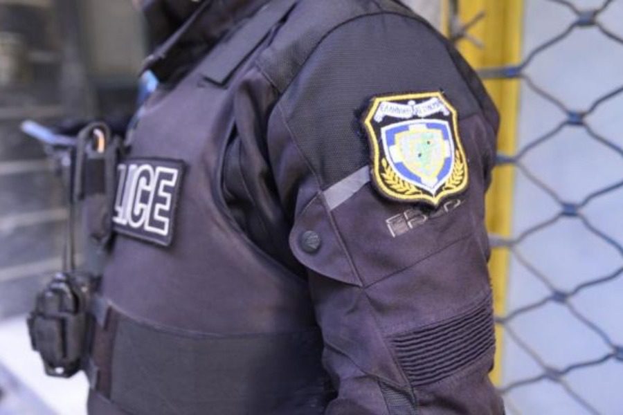 Κατερίνη: Αστυνομικός σώζει νεαρή που καταρρέει μέσα σε καφετέρια