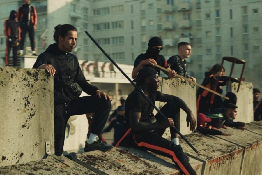 #Cancel «Athena»: Έλληνες ακροδεξιοί μποϊκοτάρουν την σειρά του Νetflix από τον γιο του Κώστα Γαβρά