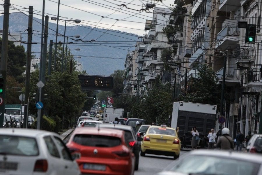 Κίνηση στους δρόμους: Μεγάλες ουρές στoν Κηφισό μετά από τροχαίο ατύχημα