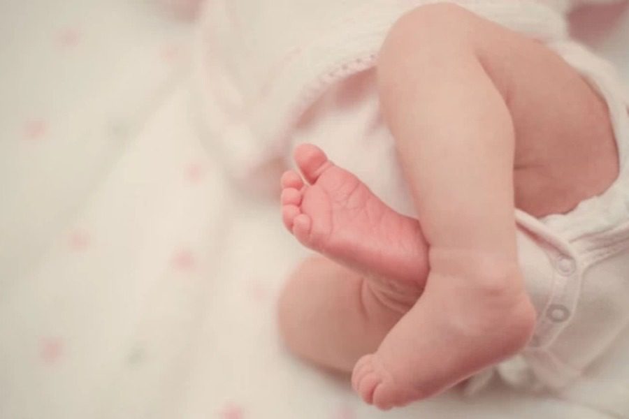 Σοκ στη Θεσσαλονίκη: 38χρονη προσπάθησε να πουλήσει το παιδί της για 19.000 ευρώ 