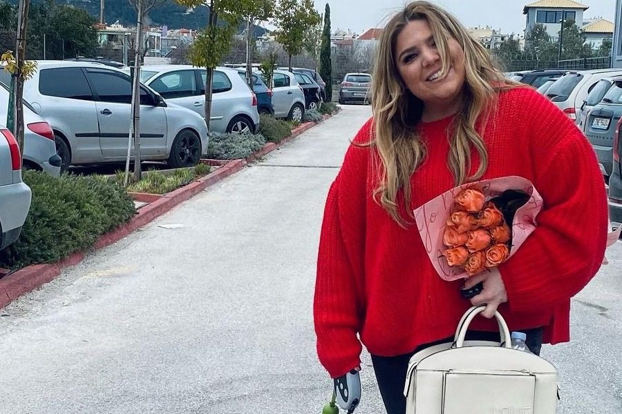 Το μακιγιάζ της Δανάης Μπάρκα που μας πήγε πίσω στο 2000