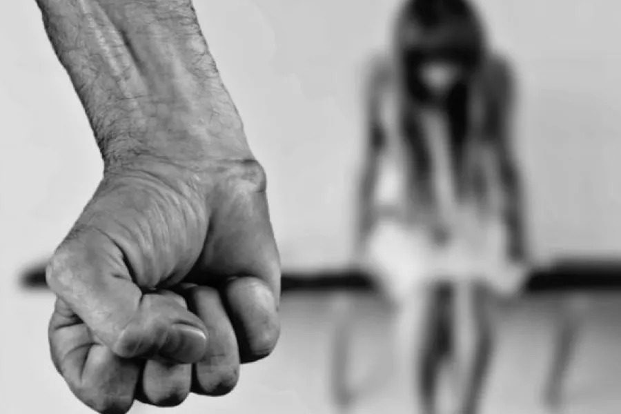 Εξοργιστική απόφαση στην Ιταλία: Αθωώθηκε άνδρας για βιασμό, διότι «το θύμα τον ώθησε να τολμήσει»