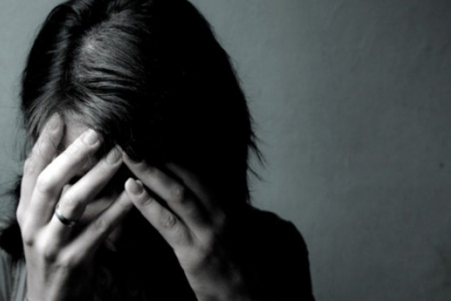 Σοκ στο Βόλο ‑ 45χρονος χτύπησε και απείλησε τη σύζυγό του