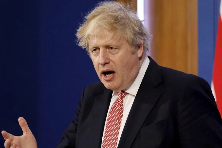 Ο Τζόνσον ανακοίνωσε κυρώσεις σε πέντε ρωσικές τράπεζες και τρεις ζάπλουτους Ρώσους 