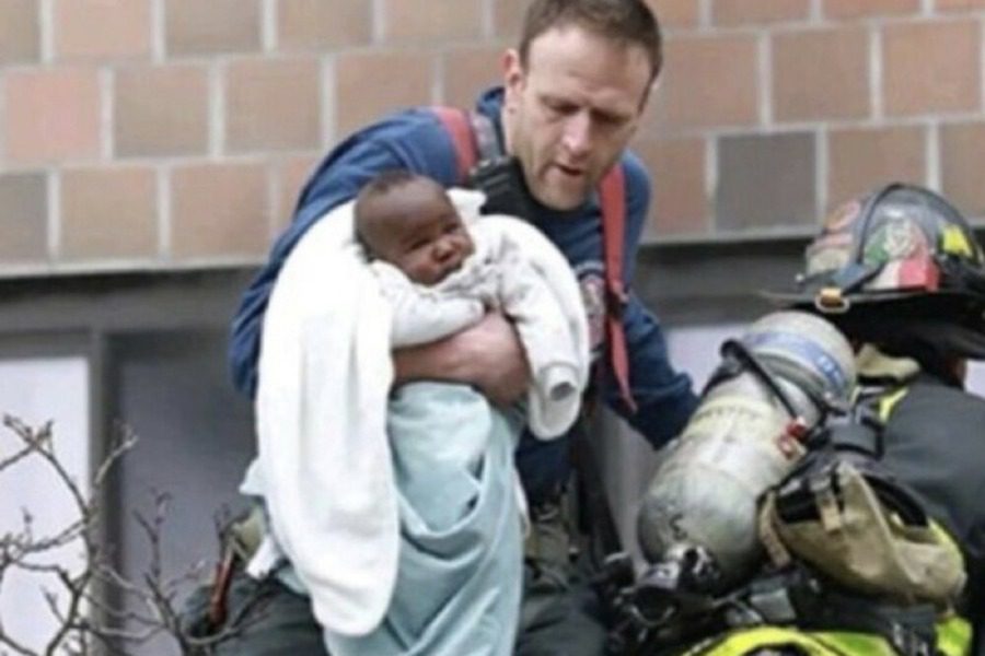 Τραγωδία στο Μπρονξ: Τουλάχιστον 19 νεκροί από πυρκαγιά σε πολυώροφο κτίριο