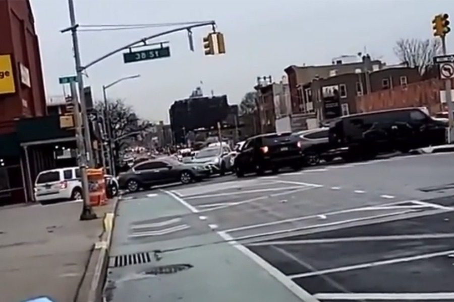 Πυροβολισμοί στο μετρό της Νέας Υόρκης ‑ Τουλάχιστον 13 τραυματίες